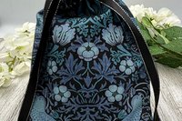 William Morris Tarot Bag/ Custom Tarot Bag/ Keepsake Bag / Drawstring Bag / Oracle Bag / Jewelry Bag / Crystal Bag / Gift Bag / Tarot Pouch
