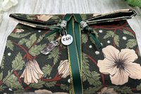 Reversible Silk Lined Tarot Wrap/ William Morris Tarot Wrap / Tarot Supplies / Tarot Deck Storage / Tarot Cloth / Tarot Supplies / Altar