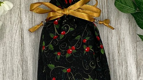 Berry Tarot Bag/ Custom Tarot Pouch/ Keepsake Bag / Drawstring Bag / Oracle Bag / Crystal Bag / Tarot Pouch / Cosmetic Bag