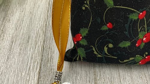 Berry Tarot Bag/ Custom Tarot Pouch/ Keepsake Bag / Drawstring Bag / Oracle Bag / Crystal Bag / Tarot Pouch / Cosmetic Bag