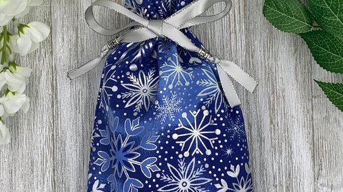 Snowflake Tarot Bag/ Custom Tarot Pouch/ Keepsake Bag / Drawstring Bag / Oracle Bag / Crystal Bag / Tarot Pouch / Cosmetic Bag