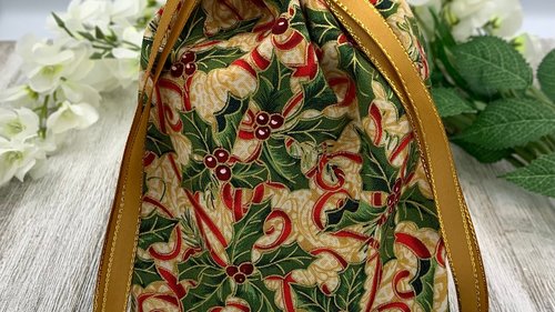 Holly Tarot Bag/ Custom Tarot Pouch/ Keepsake Bag / Drawstring Bag / Oracle Bag / Crystal Bag / Tarot Pouch / Cosmetic Bag