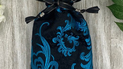 Feather Tarot Bag/ Custom Tarot Pouch/ Keepsake Bag / Drawstring Bag / Oracle Bag / Crystal Bag / Tarot Pouch / Cosmetic Bag