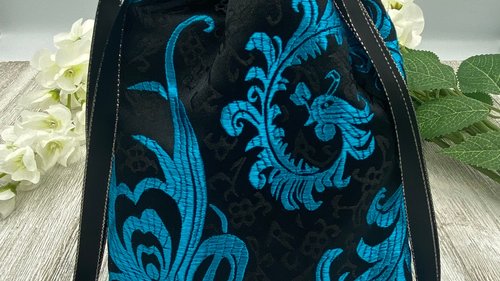 Feather Tarot Bag/ Custom Tarot Pouch/ Keepsake Bag / Drawstring Bag / Oracle Bag / Crystal Bag / Tarot Pouch / Cosmetic Bag