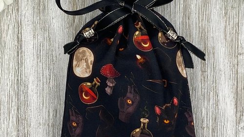 Witchy Cat Tarot Bag/ Custom Tarot Pouch/ Keepsake Bag / Drawstring Bag / Oracle Bag / Crystal Bag / Tarot Pouch / Cosmetic Bag