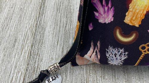 Witchy Crystal Tarot Bag/ Custom Tarot Pouch/ Keepsake Bag / Drawstring Bag / Oracle Bag / Crystal Bag / Tarot Pouch / Cosmetic Bag