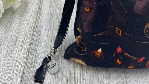 Witchy Cat Tarot Bag/ Custom Tarot Pouch/ Keepsake Bag / Drawstring Bag / Oracle Bag / Crystal Bag / Tarot Pouch / Cosmetic Bag