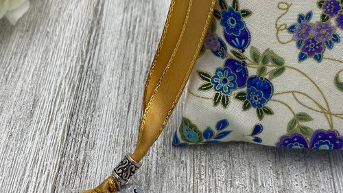 Floral Tarot Bag/ Custom Tarot Bag/ Keepsake Bag / Drawstring Bag / Oracle Bag / Jewelry Bag / Crystal Bag / Gift Bag / Tarot Pouch