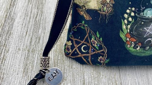 Witchy Tarot Bag/ Custom Tarot Pouch/ Keepsake Bag / Drawstring Bag / Oracle Bag / Crystal Bag / Tarot Pouch / Cosmetic Bag