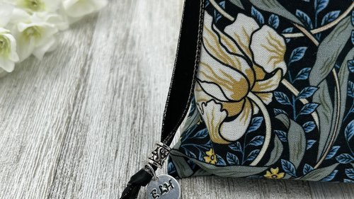 William Morris Tarot Bag/ Custom Tarot Bag/ Keepsake Bag / Drawstring Bag / Oracle Bag / Jewelry Bag / Crystal Bag / Gift Bag / Tarot Pouch