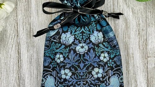 William Morris Tarot Bag/ Custom Tarot Bag/ Keepsake Bag / Drawstring Bag / Oracle Bag / Jewelry Bag / Crystal Bag / Gift Bag / Tarot Pouch