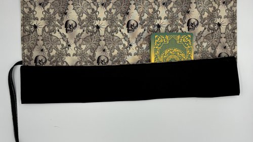 Reversible Cotton Lined Tarot Wrap/ Skull Tarot Wrap / Tarot Supplies / Tarot Deck Storage / Tarot Cloth / Tarot Supplies / Altar