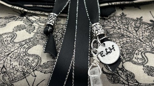 Reversible Cotton Lined Tarot Wrap/ Skull Tarot Wrap / Tarot Supplies / Tarot Deck Storage / Tarot Cloth / Tarot Supplies / Altar