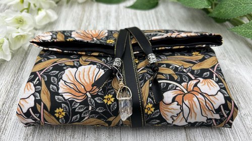 Reversible Silk Lined Tarot Wrap/ William Morris Tarot Wrap / Tarot Supplies / Tarot Deck Storage / Tarot Cloth / Tarot Supplies / Altar