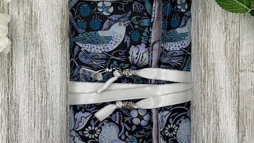 Reversible Silk Lined Tarot Wrap/ William Morris Tarot Wrap / Tarot Supplies / Tarot Deck Storage / Tarot Cloth / Tarot Supplies / Altar