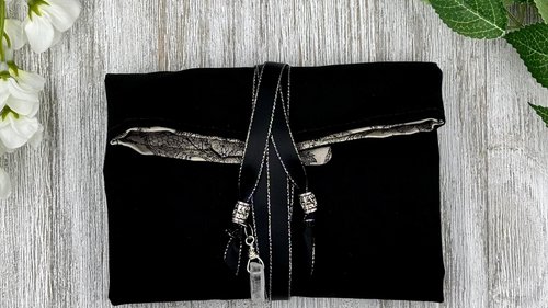 Reversible Cotton Lined Tarot Wrap/ Skull Tarot Wrap / Tarot Supplies / Tarot Deck Storage / Tarot Cloth / Tarot Supplies / Altar