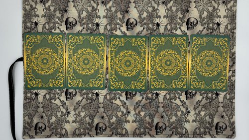 Reversible Cotton Lined Tarot Wrap/ Skull Tarot Wrap / Tarot Supplies / Tarot Deck Storage / Tarot Cloth / Tarot Supplies / Altar