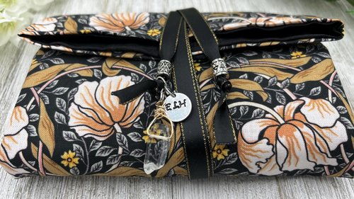 Reversible Silk Lined Tarot Wrap/ William Morris Tarot Wrap / Tarot Supplies / Tarot Deck Storage / Tarot Cloth / Tarot Supplies / Altar