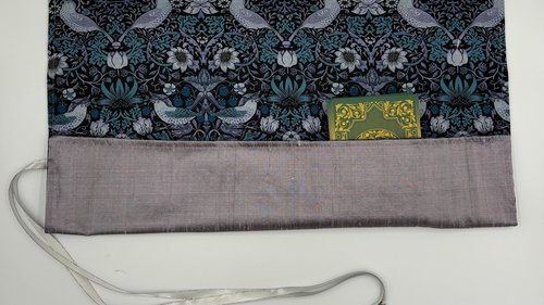 Reversible Silk Lined Tarot Wrap/ William Morris Tarot Wrap / Tarot Supplies / Tarot Deck Storage / Tarot Cloth / Tarot Supplies / Altar