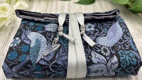 Reversible Silk Lined Tarot Wrap/ William Morris Tarot Wrap / Tarot Supplies / Tarot Deck Storage / Tarot Cloth / Tarot Supplies / Altar