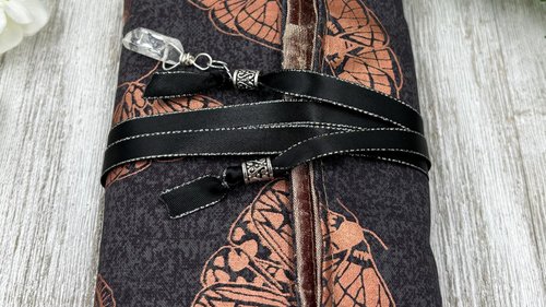 Reversible Silk Lined Tarot Wrap/ Moth Tarot Wrap / Tarot Supplies / Tarot Deck Storage / Tarot Cloth / Tarot Supplies / Altar