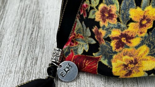 Poinsettia Tarot Bag/ Custom Tarot Pouch/ Keepsake Bag / Drawstring Bag / Oracle Bag / Crystal Bag / Tarot Pouch / Cosmetic Bag