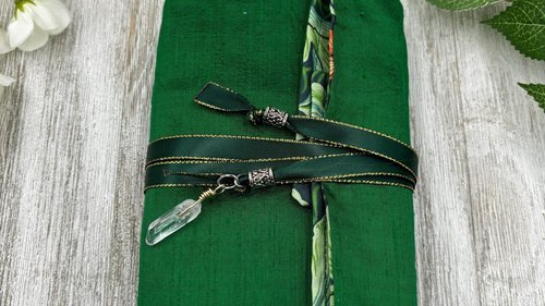 Reversible Silk Lined Tarot Wrap/ William Morris Tarot Wrap / Tarot Supplies / Tarot Deck Storage / Tarot Cloth / Tarot Supplies / Altar