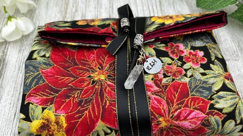 Reversible Silk Lined Tarot Wrap/ Poinsettia Tarot Wrap / Tarot Supplies / Tarot Deck Storage / Tarot Cloth / Tarot Supplies / Altar