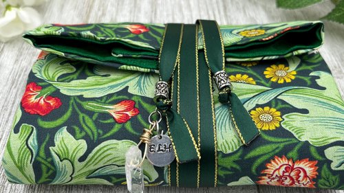 Reversible Silk Lined Tarot Wrap/ William Morris Tarot Wrap / Tarot Supplies / Tarot Deck Storage / Tarot Cloth / Tarot Supplies / Altar