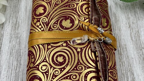 Reversible Silk Lined Tarot Wrap/ Leaves Tarot Wrap / Tarot Supplies / Tarot Deck Storage / Tarot Cloth / Tarot Supplies / Altar