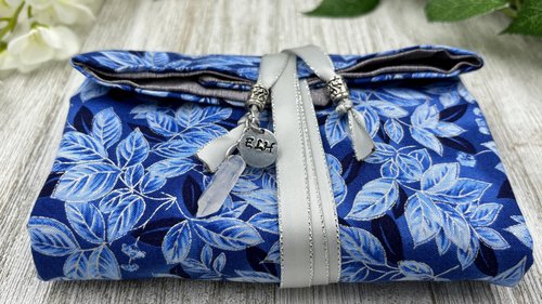 Reversible Silk Lined Tarot Wrap/ Leaves Tarot Wrap / Tarot Supplies / Tarot Deck Storage / Tarot Cloth / Tarot Supplies / Altar