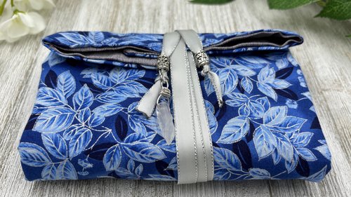 Reversible Silk Lined Tarot Wrap/ Leaves Tarot Wrap / Tarot Supplies / Tarot Deck Storage / Tarot Cloth / Tarot Supplies / Altar