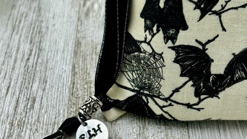 Bats Tarot Bag/ Custom Tarot Pouch/ Keepsake Bag / Drawstring Bag / Oracle Bag / Crystal Bag / Tarot Pouch / Cosmetic Bag