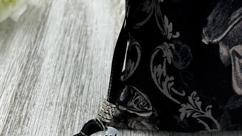 Witchy Skull Tarot Bag/ Custom Tarot Pouch/ Keepsake Bag / Drawstring Bag / Oracle Bag / Crystal Bag / Tarot Pouch / Cosmetic Bag