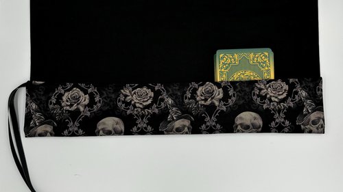 Reversible Cotton Lined Tarot Wrap/ Witchy Skull Tarot Wrap / Tarot Supplies / Tarot Deck Storage / Tarot Cloth / Tarot Supplies / Altar