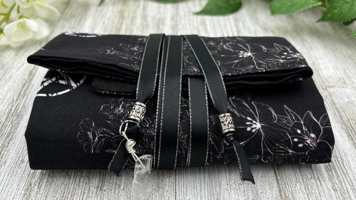 Reversible Silk Lined Tarot Wrap/ Pentacle Wrap / Tarot Supplies / Tarot Deck Storage / Tarot Cloth / Tarot Supplies / Altar