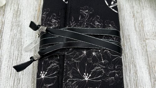 Reversible Silk Lined Tarot Wrap/ Pentacle Wrap / Tarot Supplies / Tarot Deck Storage / Tarot Cloth / Tarot Supplies / Altar