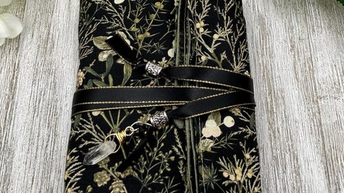 Reversible Silk Lined Tarot Wrap/ Plants Tarot Wrap / Tarot Supplies / Tarot Deck Storage / Tarot Cloth / Tarot Supplies / Altar