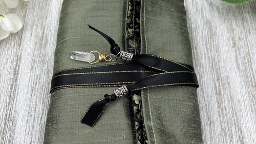 Reversible Silk Lined Tarot Wrap/ Plants Tarot Wrap / Tarot Supplies / Tarot Deck Storage / Tarot Cloth / Tarot Supplies / Altar