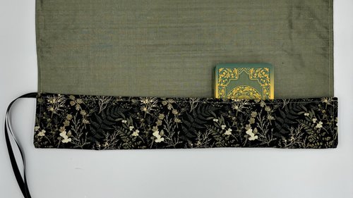 Reversible Silk Lined Tarot Wrap/ Plants Tarot Wrap / Tarot Supplies / Tarot Deck Storage / Tarot Cloth / Tarot Supplies / Altar
