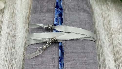Reversible Silk Lined Tarot Wrap/ Leaves Tarot Wrap / Tarot Supplies / Tarot Deck Storage / Tarot Cloth / Tarot Supplies / Altar