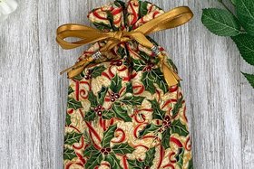 Holly Tarot Bag/ Custom Tarot Pouch/ Keepsake Bag / Drawstring Bag / Oracle Bag / Crystal Bag / Tarot Pouch / Cosmetic Bag