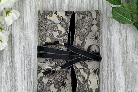 Reversible Cotton Lined Tarot Wrap/ Skull Tarot Wrap / Tarot Supplies / Tarot Deck Storage / Tarot Cloth / Tarot Supplies / Altar